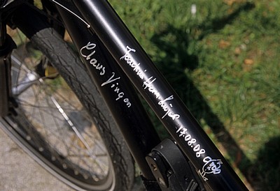 Bordeauxplatz: Fahrrad mit Autogrammen - München