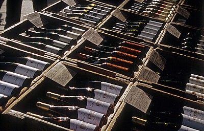 Viktualienmarkt: Weinflaschen - München