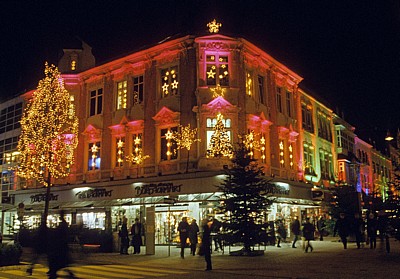 Weihnachtsbeleuchtung in der Krahnstraße 43 (Prelle-Shop) - Osnabrück