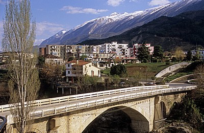 Blick auf die Stadt - Përmet