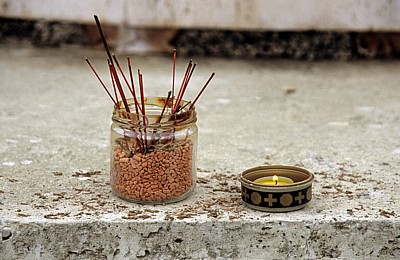 Wiener Zentralfriedhof: An der Stupa des Buddhistischen Friedhofs - Wien