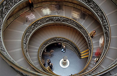 Vatikanische Museen: Spiral-Treppe - Vatikan