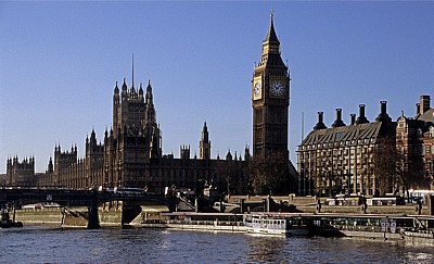 Houses of Parliament mit The Clock Tower (Uhrturm) und Big Ben - London