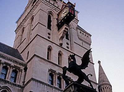 Fleet Street: Temple Bar Memorial - London