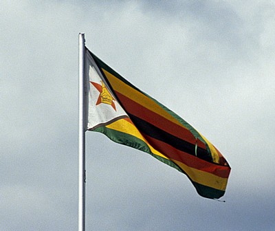 Flagge von Zimbabwe - Mutare