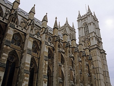 Westminster Abbey: Nördliches Querschiff und die Haupttürme - London