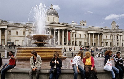 Trafalgar Square: National Gallery - London