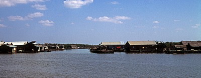 Schwimmendes Dorf in der Mündung des Siem Reap-Flusses - Tonle Sap