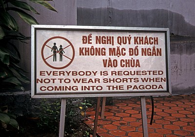 Hinweisschild zum Betreten einer Pagode - Hanoi