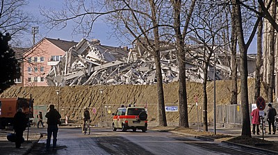 Weißenseestraße: Überreste der Sprengung des Agfa-Hochhauses - München