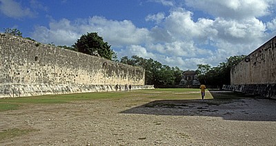 Juego de Pelota (Ballspielplatz) - Chichén Itzá