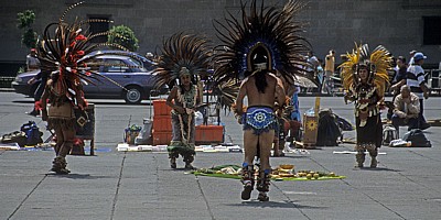 Zócalo: Indianische Tänze - Mexiko-Stadt