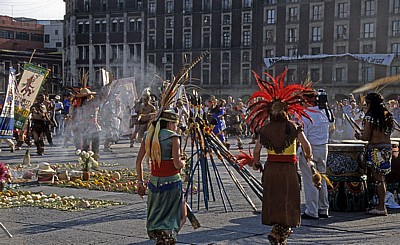 Zócalo: Indianische Tänze - Mexiko-Stadt