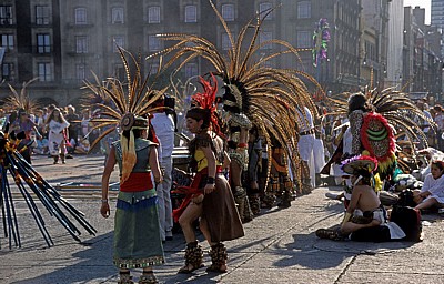 Zócalo: Indianische Tänze - Mexiko-Stadt