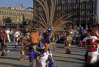 Zócalo: Indianische Tänze - Mexiko-Stadt