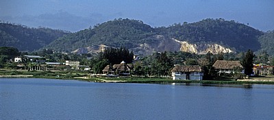 Häuser am Ufer von St. Elena - Flores (GCA)