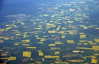 Flug Paris - München: Windräder und Rapsfelder - Deutschland
