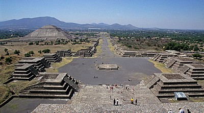 Blick von der Pirámide de la Luna (Mondpyramide) - Teotihuacán
