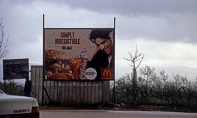 Reklametafel für Fastfood - Bekaa-Ebene