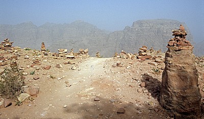 Wadi Farasa: Moderne Steinpyramiden - Petra