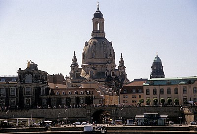 Innere Altstadt: Brühlsche Terrasse, links die Kunstakadamie - Dresden