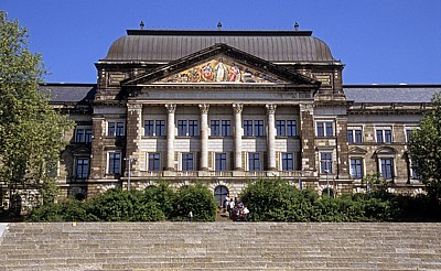 Neustädter Elbufer: Sächsisches Staatsministerium der Finanzen - Dresden