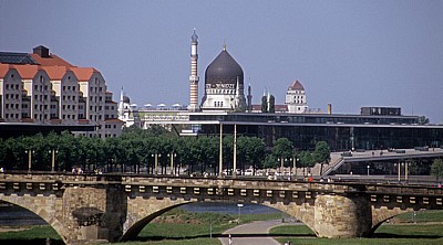 Maritim Hotel, Internationales Congress Center Dresden (ICCD), dahinter Yenitze (“Tabakmoschee“) - Dresden