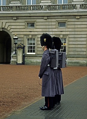 Buckingham Palace - Changing of the Guard - London