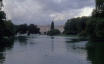 St James's Park: Blick auf Buckingham Palace  - London