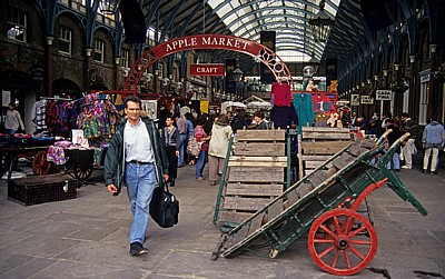 Covent Garden: Apple Market  - London