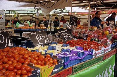 Markt: Gemüsestand - Enschede