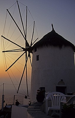 Windmühle im Abendlicht - Oia