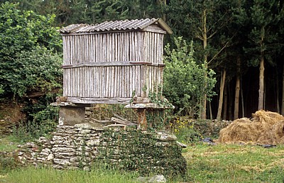 Jakobsweg (Camino Francés): Hórreo (Getreidespeicher) - Galicia