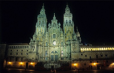 Catedral de Santiago de Compostela (Kathedrale): Westfassade bei Nacht - Santiago de Compostela