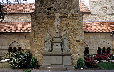 Domherrenfriedhof: Kreuz mit Uhu (Bubo bubo) - Osnabrück