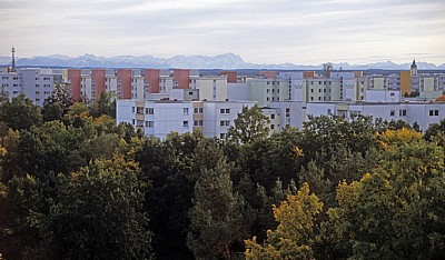 Ostpark: Blick über Neuperlach auf die Bayerischen Alpen - München
