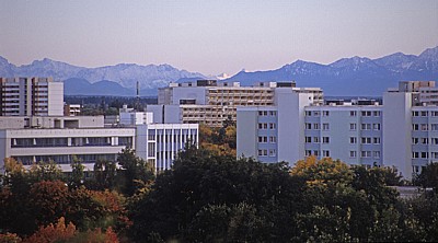 Ostpark: Blick über Neuperlach auf die Bayerischen Alpen - München