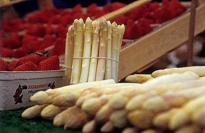 Viktualienmarkt: Spargel - München