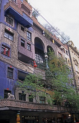 Löwengasse: Hundertwasserhaus (Hundertwasser-KrawinaHaus) - Wien