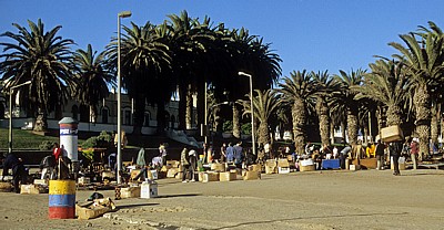 Am Zoll Street: Souvenir-Markt - Swakopmund