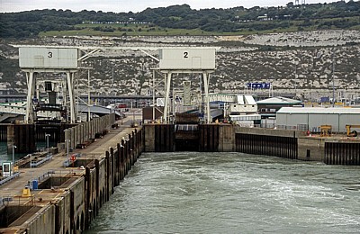 Fähre Dover - Dünkirchen: Blick von der Fähre auf den Port of Dover (Hafen, Eastern Docks) - Dover