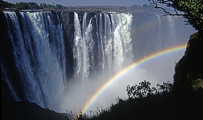 Main Falls mit doppeltem Regenbogen - Victoriafälle