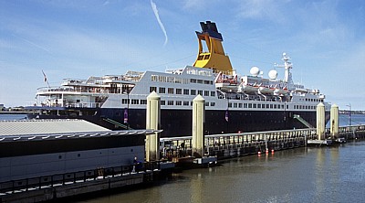 Pier Head: MS Saga Pearl II (Saga Cruises) - Liverpool