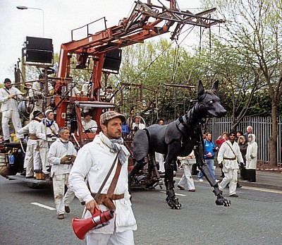 Islington: Sea Odyssey - Giant Spectacular (Royal de Luxe): Hund Xolo - Liverpool