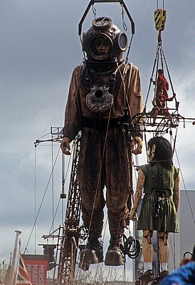 Salthouse Quay: Sea Odyssey - Giant Spectacular (Royal de Luxe)  - Liverpool