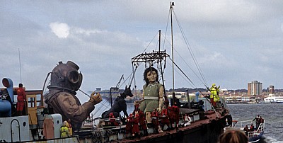 Kings Parade / River Mersey: Sea Odyssey - Giant Spectacular (Royal de Luxe)  - Liverpool