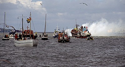 River Mersey: Sea Odyssey - Giant Spectacular (Royal de Luxe)  - Liverpool