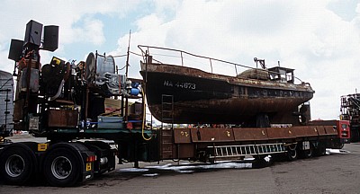 Monarchs Quay: Sea Odyssey - Giant Spectacular (Royal de Luxe) - Liverpool