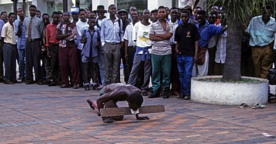 First Street: Straßenkünstler - Harare