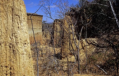 Isimilia Stone Age Site (Steinzeitausgrabungsstätte): Erdpyramiden - Isimilia
